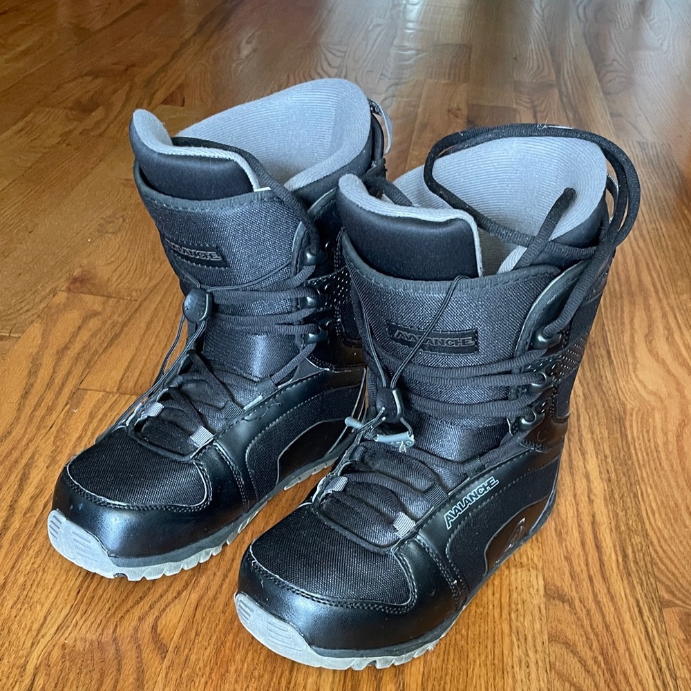 Avalanche Snowboard Boots Men’s Size 9 Black